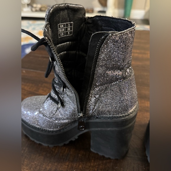 KILLSTAR Dusk Silver Shimmer Moon Platform Boots Metallic Goth Punk US 5 - Picture 10 of 12